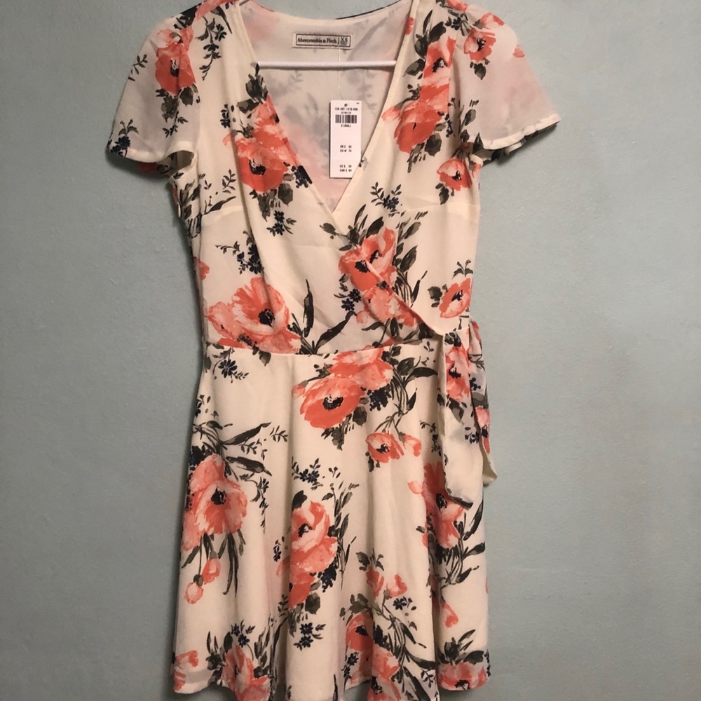 NWT Abercrombie Floral Wrap Dress